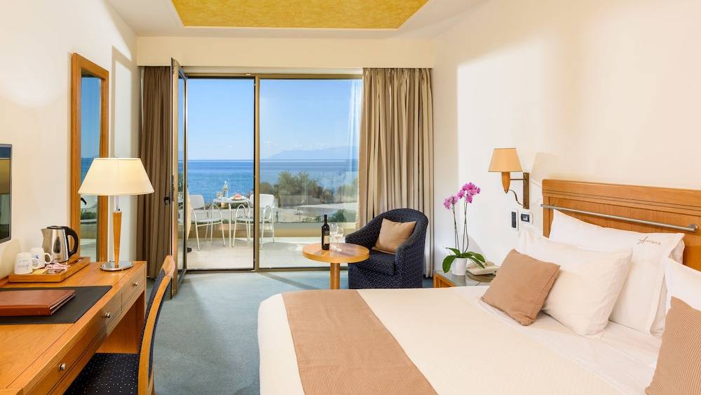 Alexander Beach Hotel & Spa 1