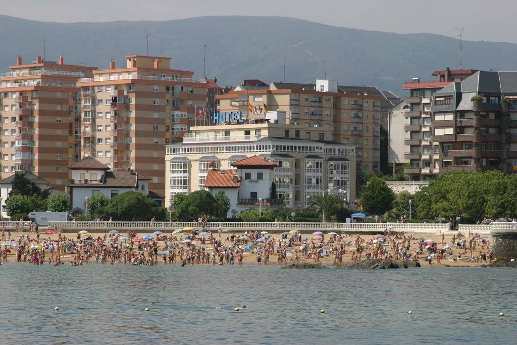 Las Rocas Playa Hotel 1