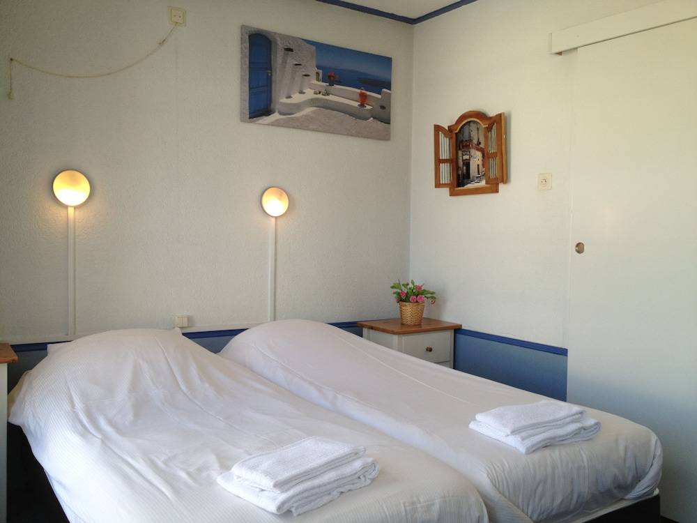 Amadeus Hotel 2