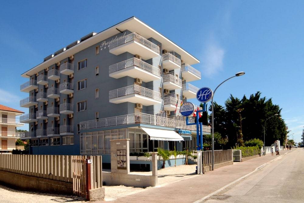Hotel President 1