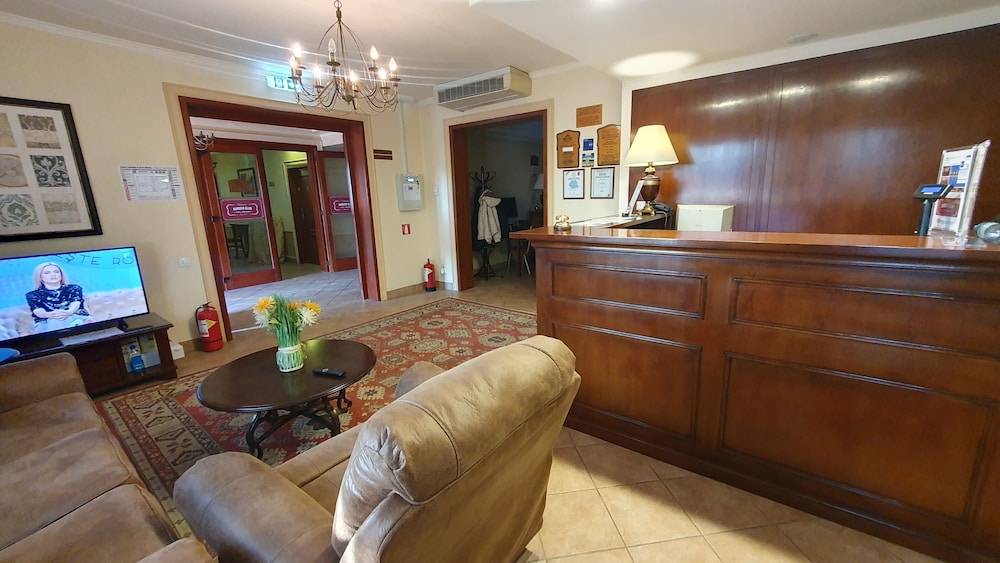 GARDEN Club - Hotel & Restaurant - FREE Outdoor Pool & Parking 2
