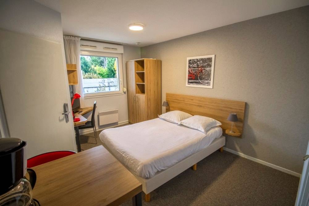 KOSY Appart'hôtel Le Champ De Mars Reims 1