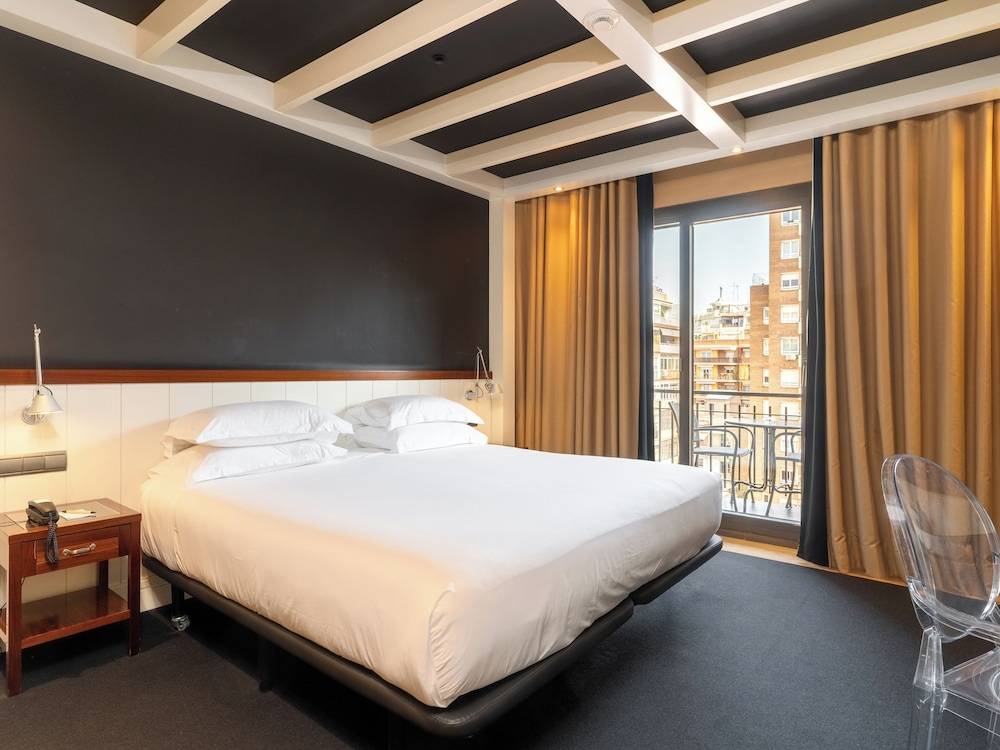 U232 Hotel 1