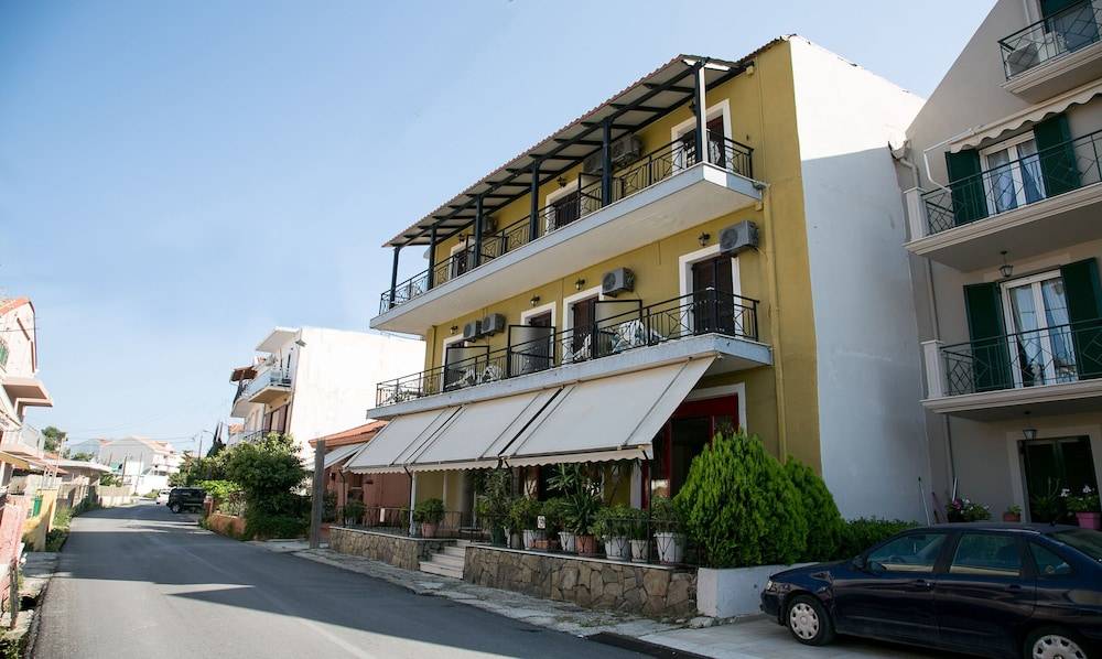 Petania Hotel & Apartments 1