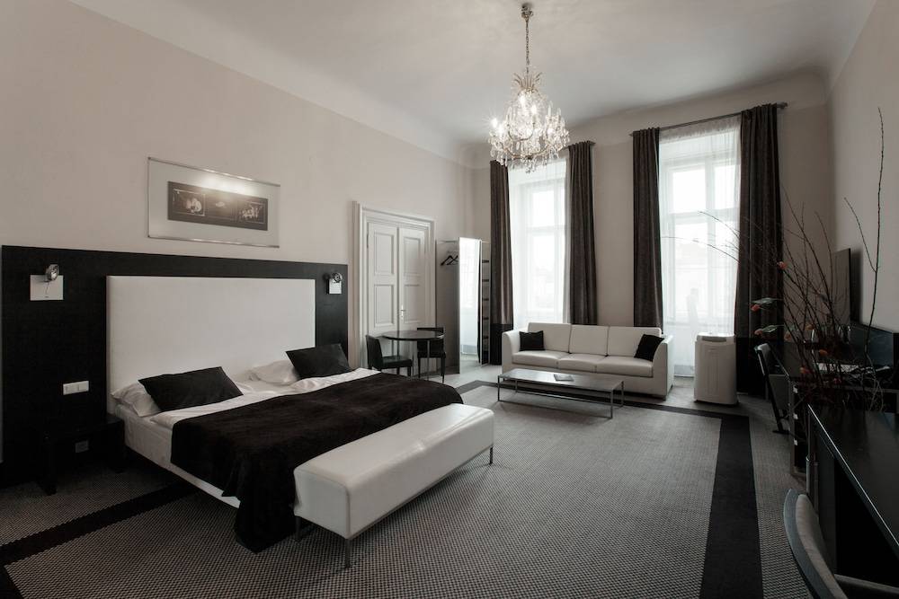 Old Town Square Residence by Emblem 1