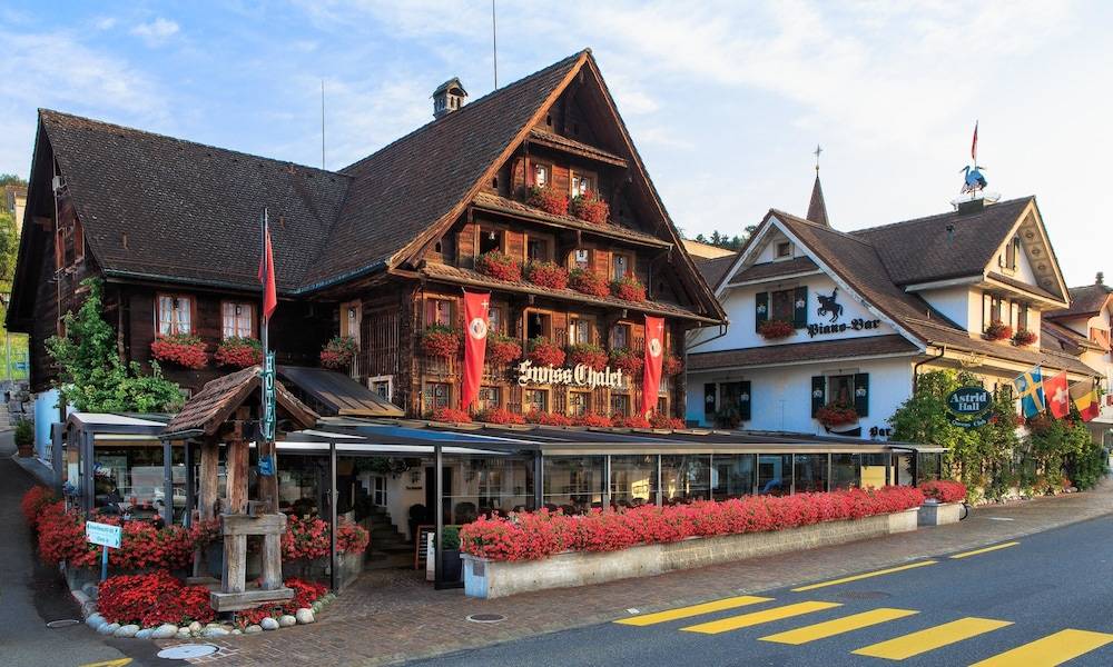 Swiss-Chalet Merlischachen - Historik Chalet-Hotel Lodge 1