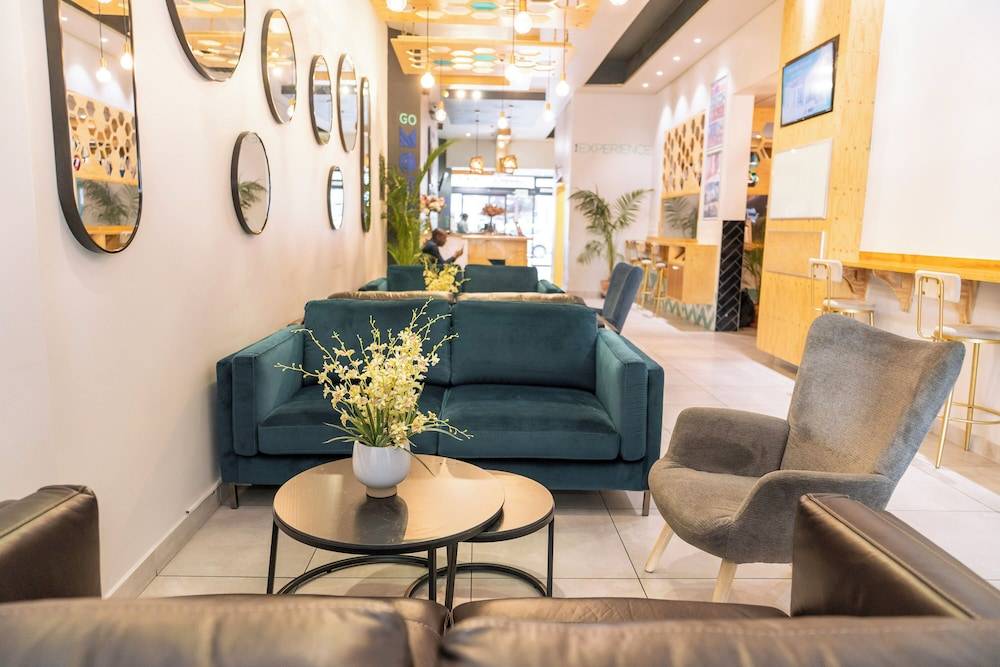 Mojo Hotel & Market 2