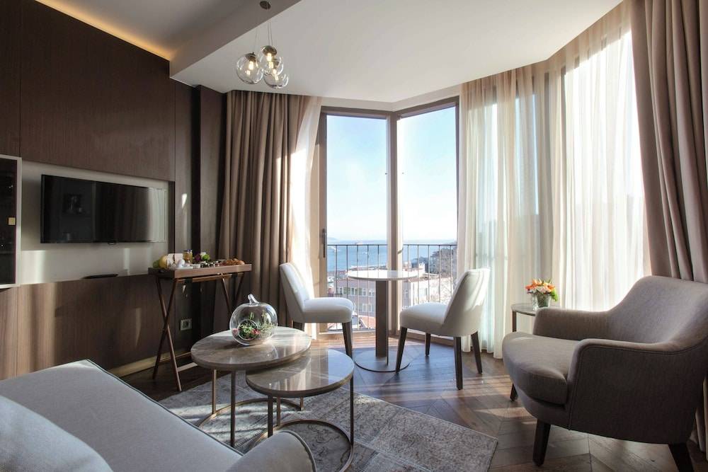 Noble22 Suites-Special Category 1