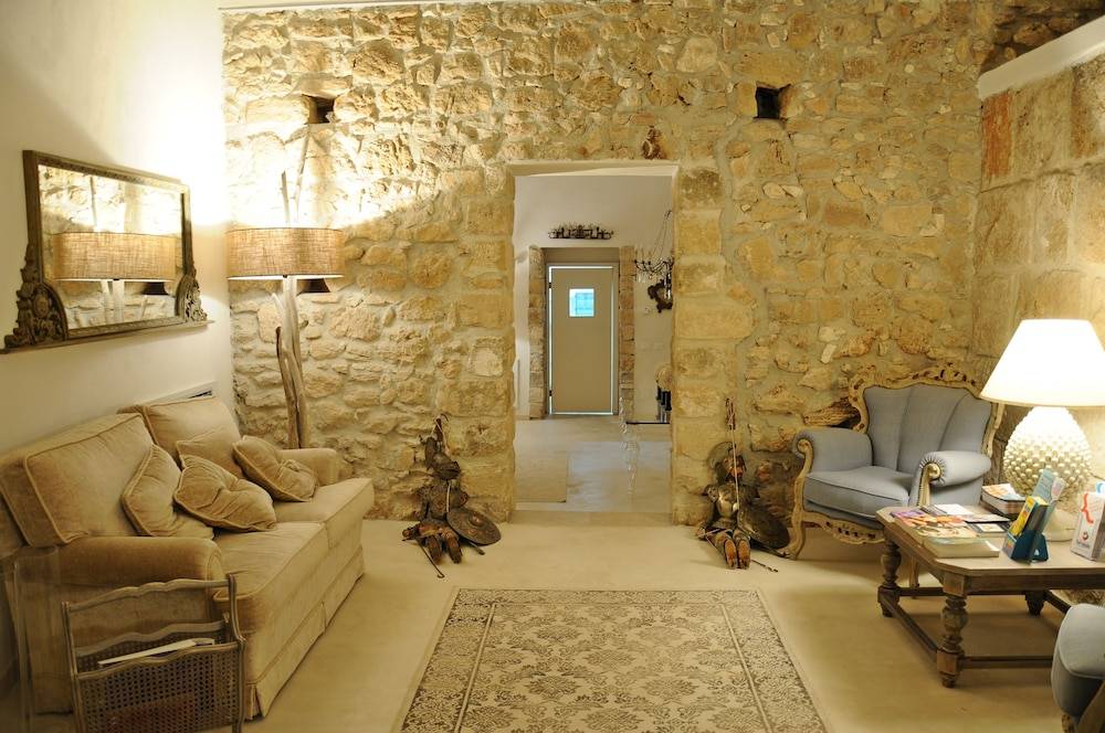 Scilla Maris Charming Suites 1