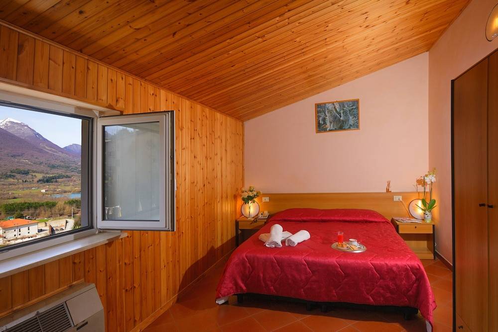 HOTEL HOLIDAYS a Barrea - Natura, Relax e Benessere nel Parco d'Abruzzo 2
