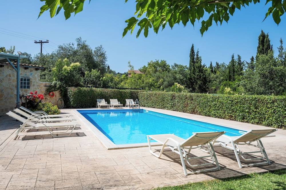 Villa Nefeli with Private Pool by Konnect 1