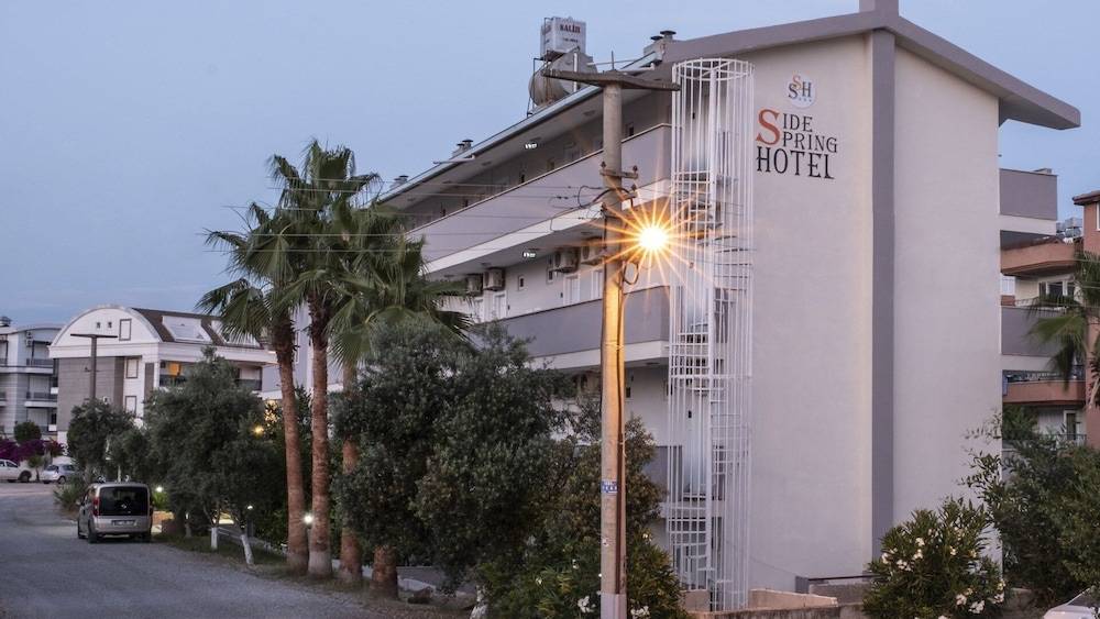 Side Spring Hotel 1