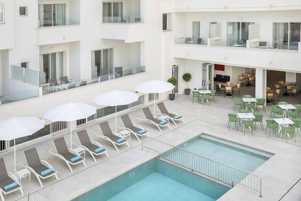 Aparthotel Marina Drach 1