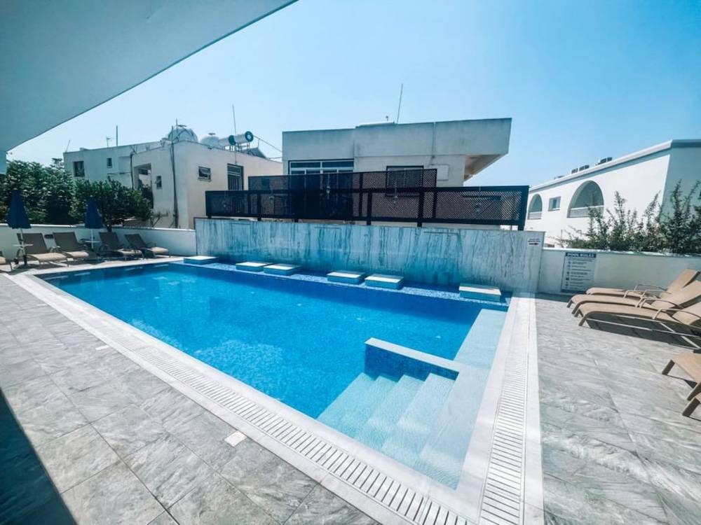 Sunny Blue Hotel 1
