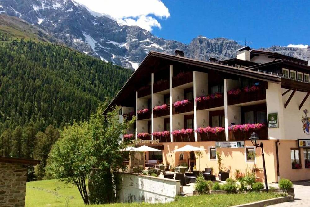 Alpina Residence 1