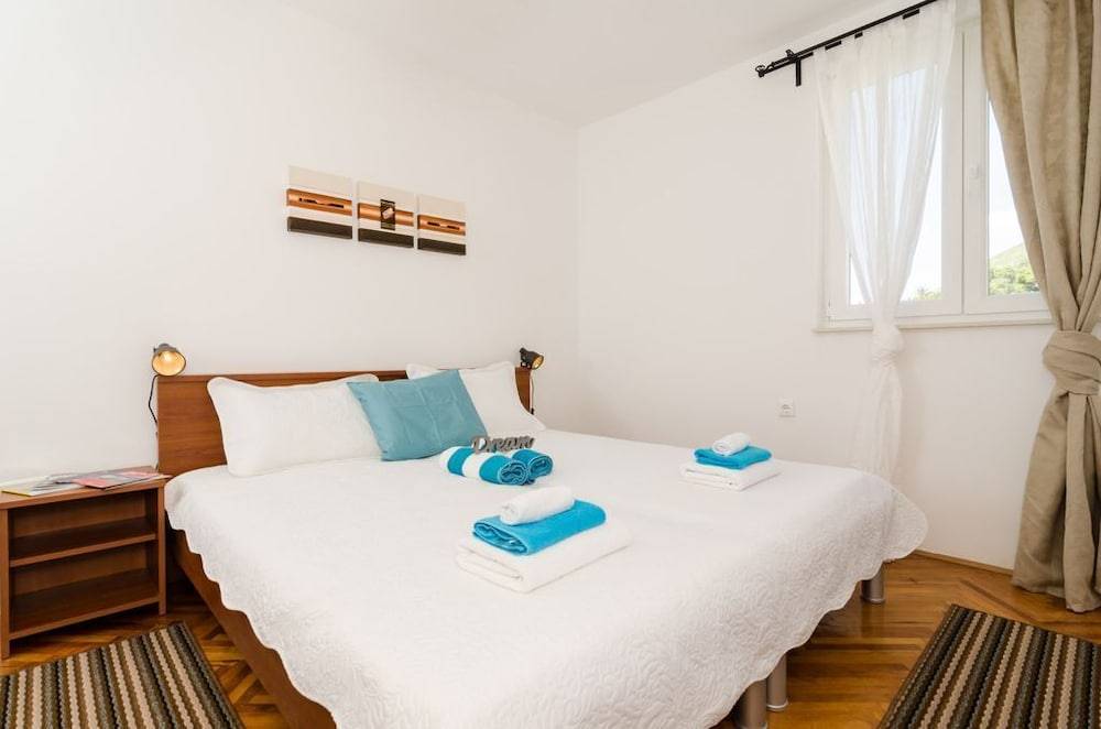 Nives Central Lodge 2