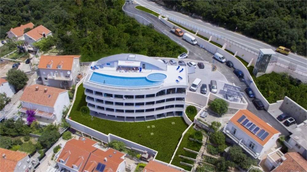Villa Paradiso 2 1