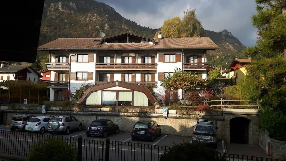 Active Hotel 1