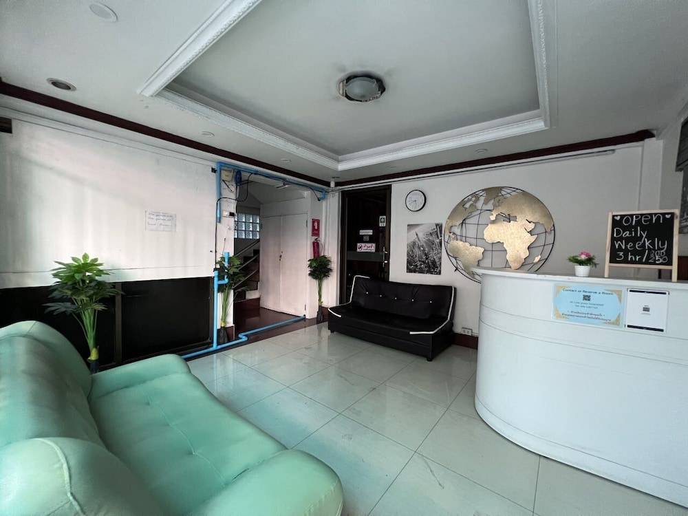 Green Hotel 2