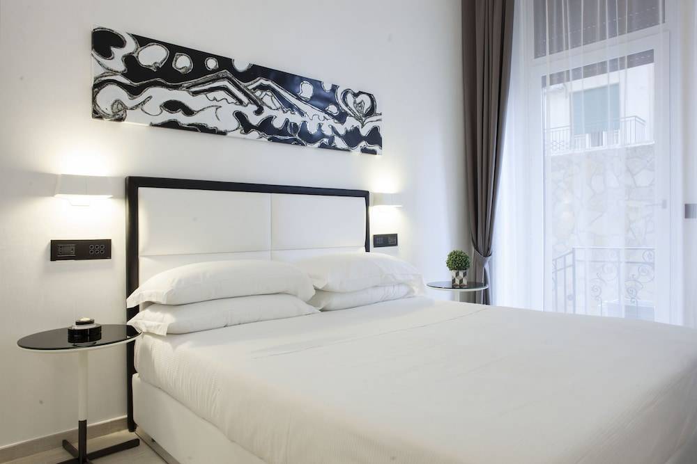 LHP Suite Napoli Parco Margherita 1