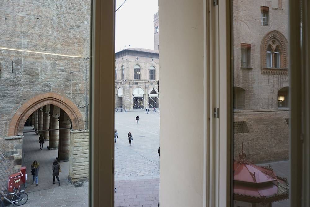 Casa Isolani Guest House Piazza Maggiore 1 1