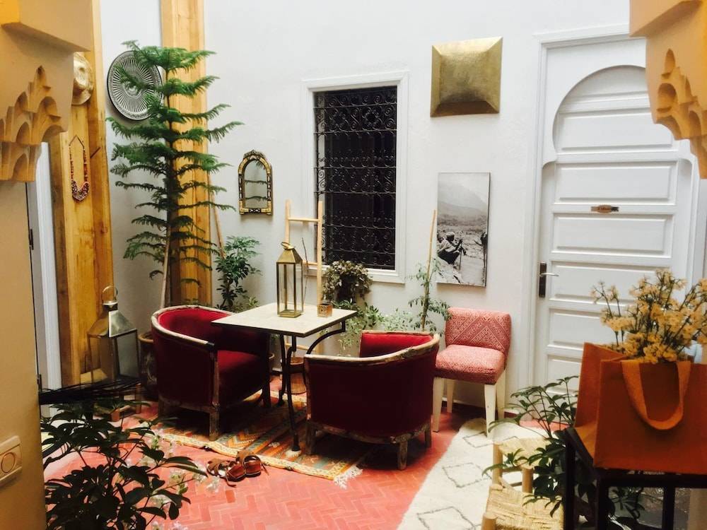 Riad Laly Tourisme Eclairé Le bijou de la medina 2