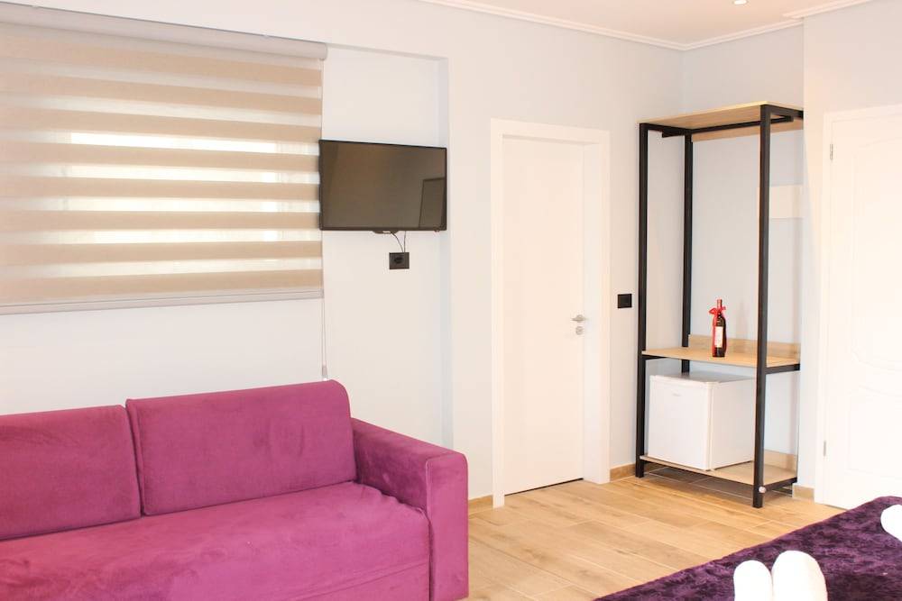 Bebi Hotel And Apartments 1