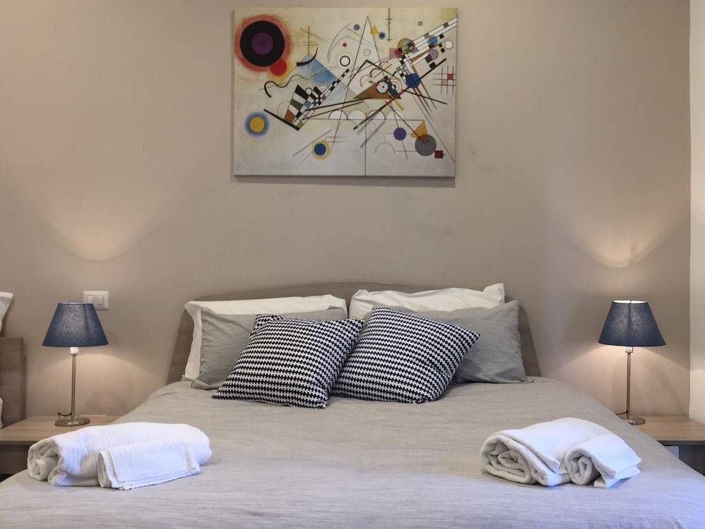 2Naples Rooms 1