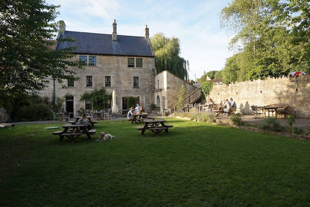 The Barge Inn 1