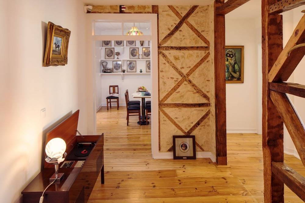 Lisbon Calling Rooms & Studio 1