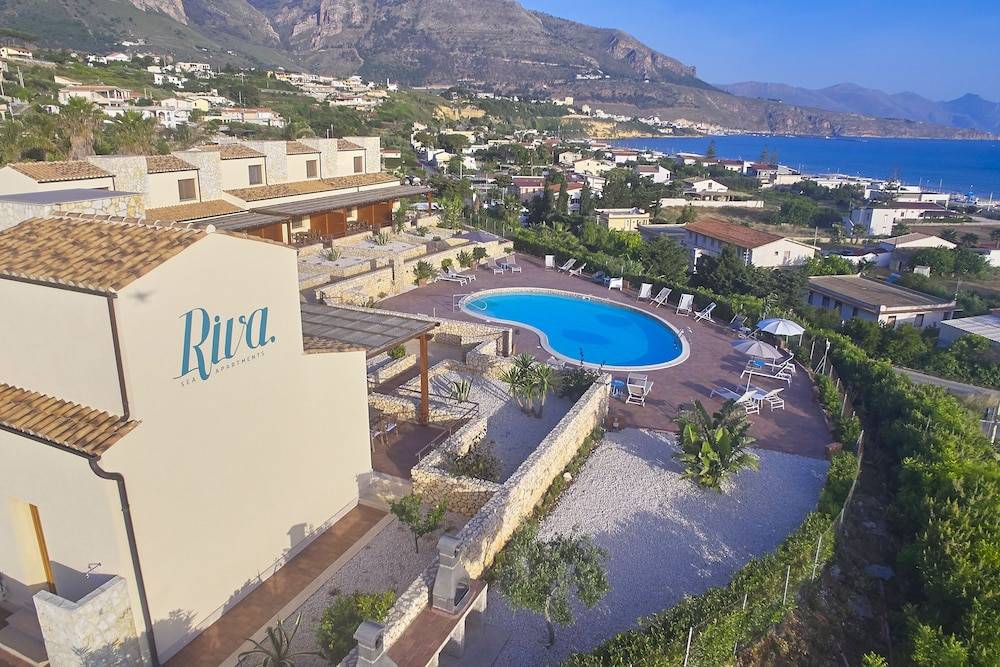Riva Sea Apartments 1