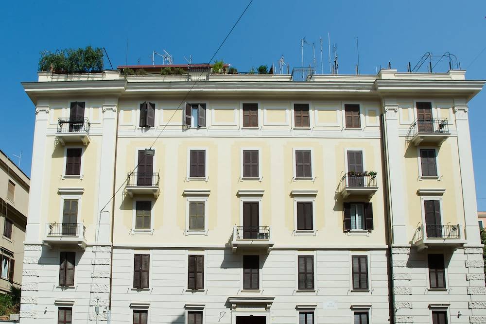 Borghese Executive Suite 2