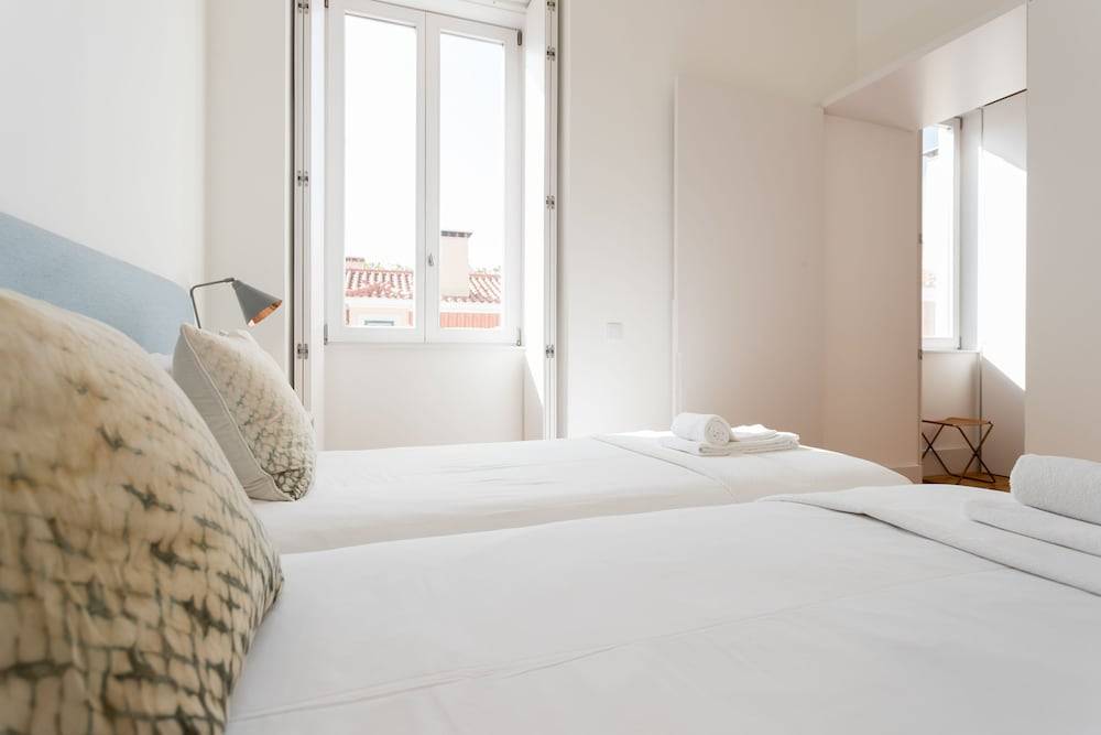 Chiado Studio and One-Bedroom Apartment - by LU Holidays 2