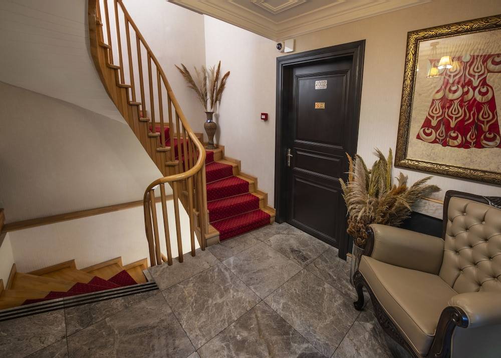 Mezzo Hotel 2