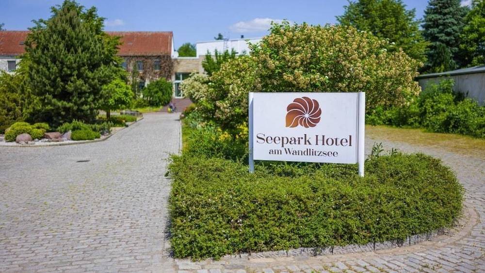 Seepark Hotel am Wandlitzsee 1