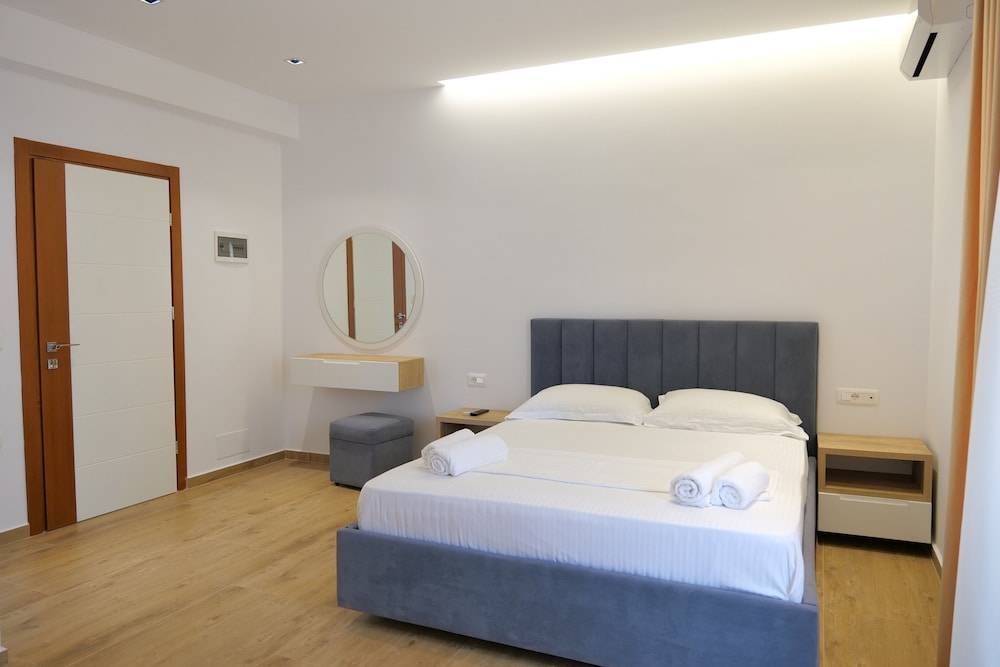 Summer Point Hotel 2