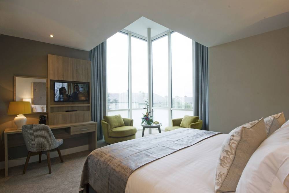 Gleesons Townhouse Booterstown 1