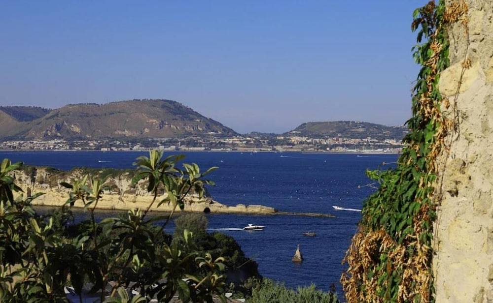 Pharus Miseni Suites and rooms 1