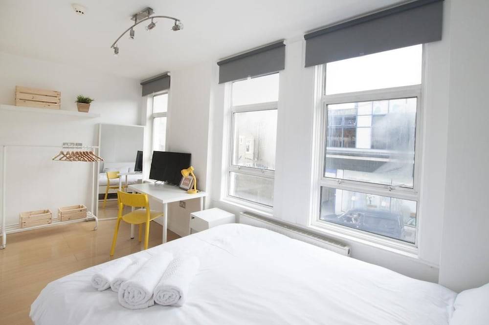 Tooting Broadway Studios & Rooms by PrimeCityHosts 2