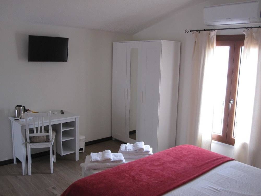 Bomarosa Rooms 2