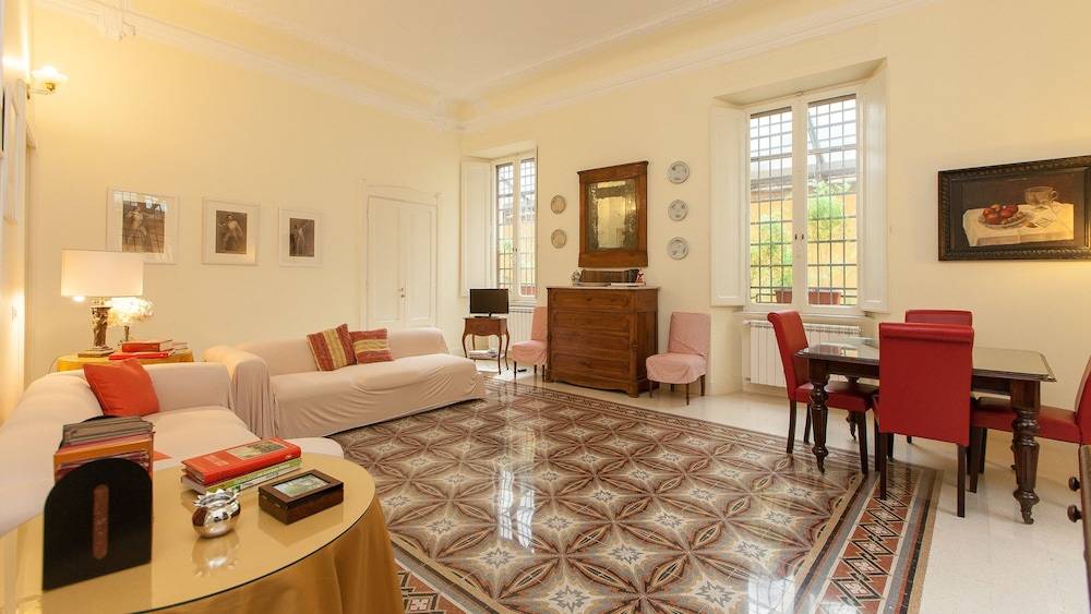 Rental In Rome Portico Ottavia Garden 2