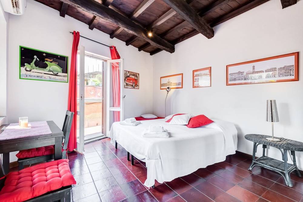 Romantic House in Trastevere 2