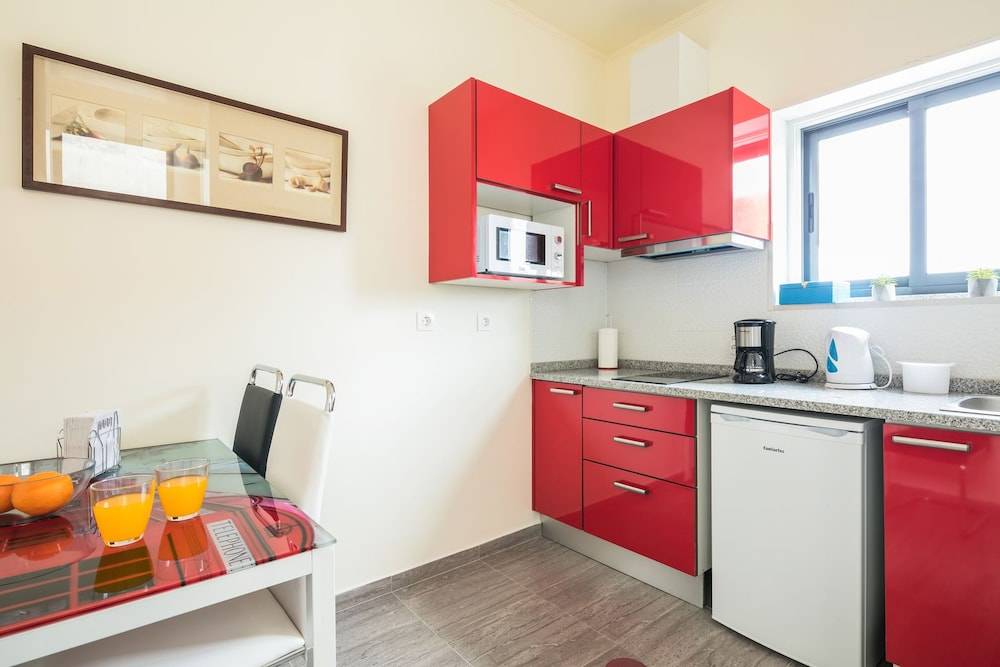 Apartamento A Francos Artist Painting 1 1