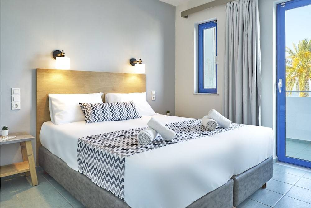 Maistrali Sea View Apartments 1