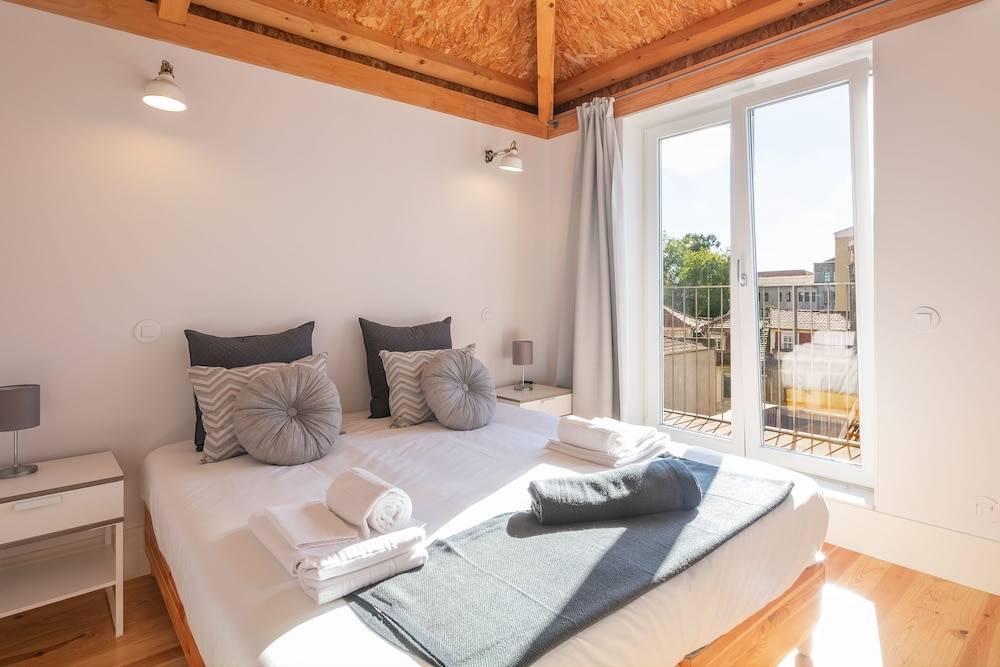Indulge Porto Flats 1