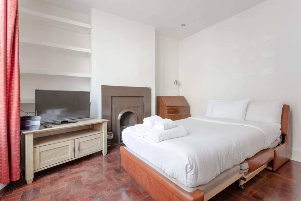 Modern 2 Bedroom flat in Central London 1