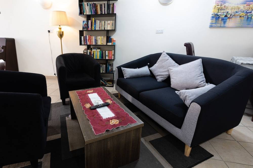 Tarona Guesthouse 2