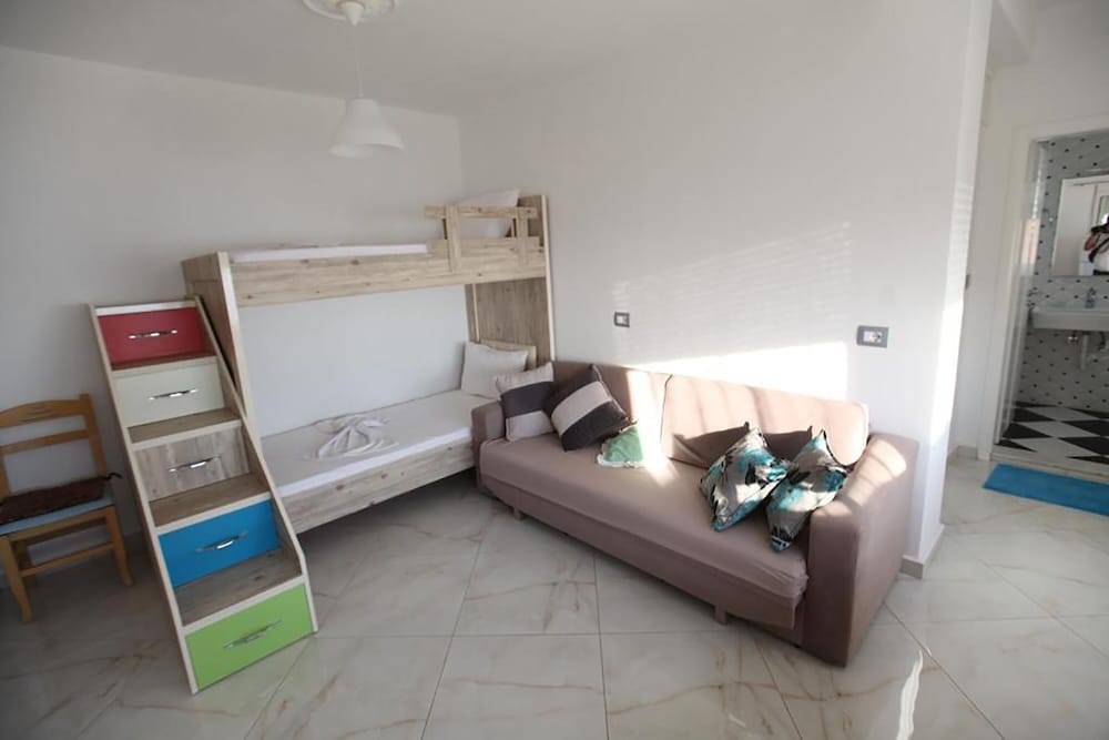 Vila Riza Veliu 2
