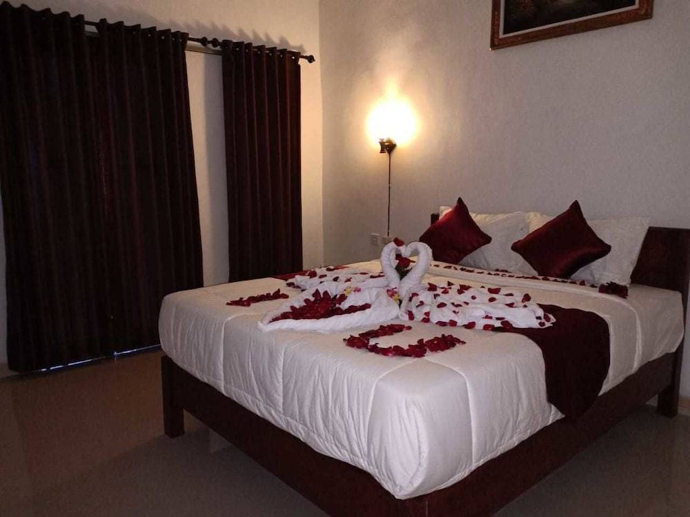 Santhi Guna Bungalow 2
