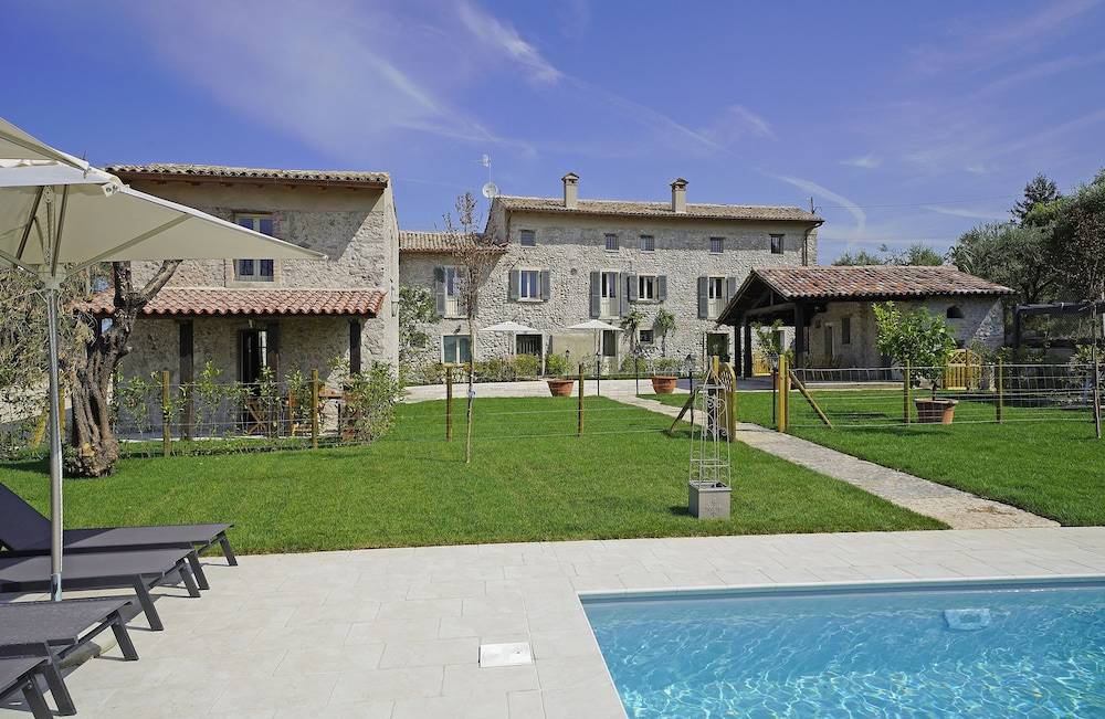 Dogoli Country Apartments 1